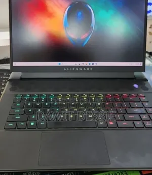 New Laptop Alienware M16 R1 16GB AMD Ryzen 9 SSD 1T