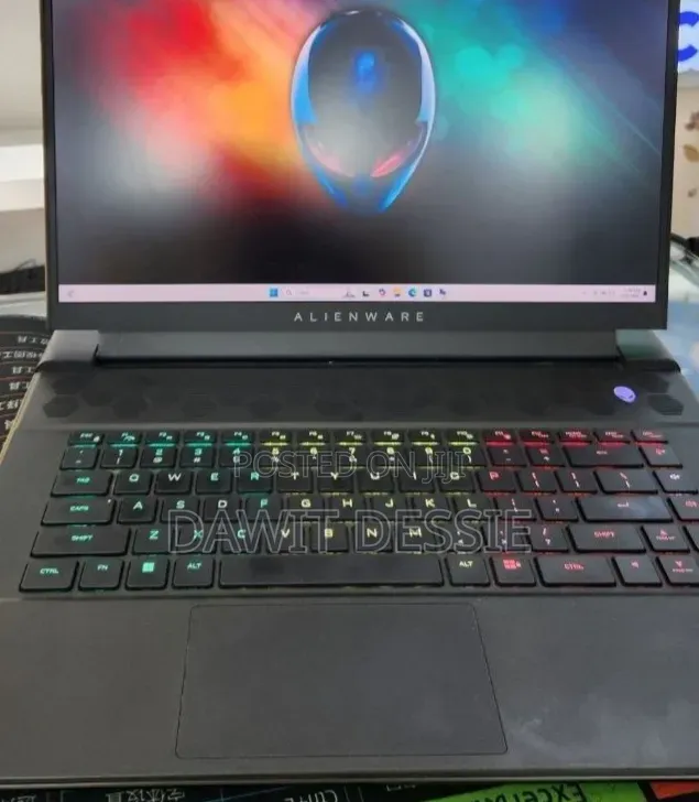 New Laptop Alienware M16 R1 16GB AMD Ryzen 9 SSD 1T