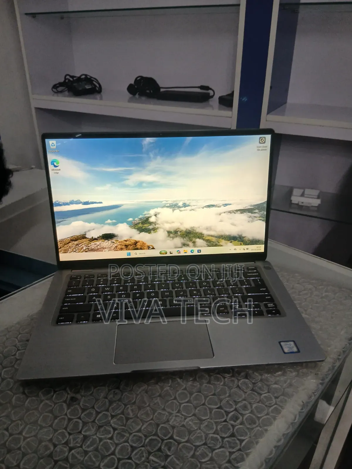 New Laptop Dell Latitude 7400 2-in-1 16GB Intel Core i7 SSD 512GB
