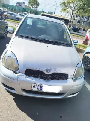 Toyota Vitz 2004 Silver