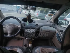 Toyota Platz 2005 Silver
