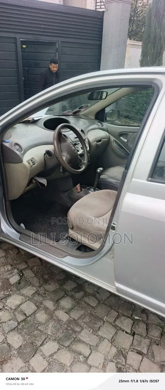 Toyota Platz 2005 Silver
