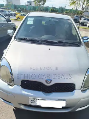Toyota Vitz 2004 Silver