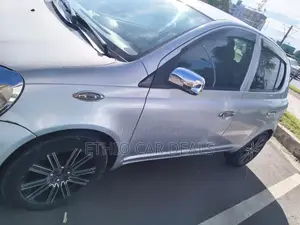 Toyota Vitz 2004 Silver