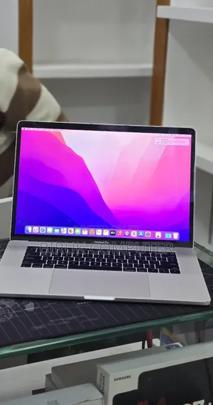 New Laptop Apple MacBook 2017 16GB Intel Core i7 SSD 512GB