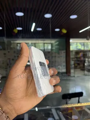 Huawei Mobile WiFi LTE Cat7 Pocket Router (3000mAh)