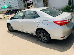 Toyota Corolla 2016 Silver