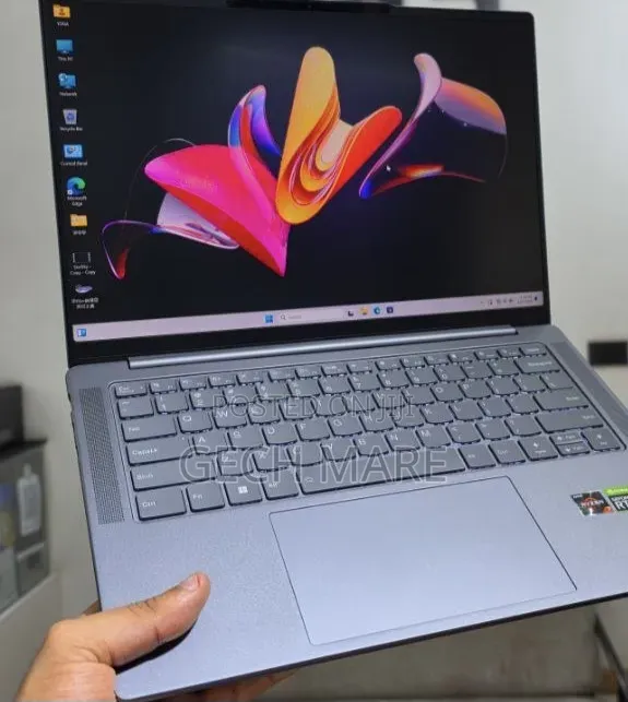 New Laptop Lenovo Yoga 7i 16GB AMD Ryzen 7 SSD 512GB