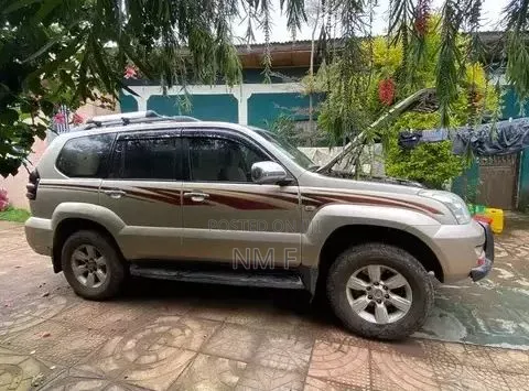 Toyota Land Cruiser Prado 2006 Gold