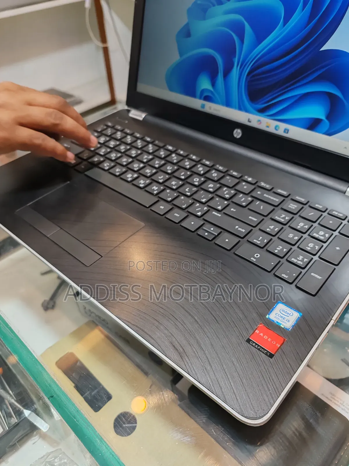 New Laptop HP Pavilion 15 8GB Intel Core i5 SSD 256GB