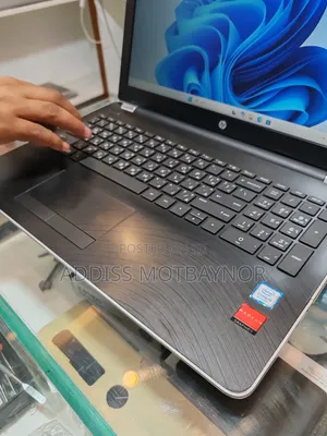 New Laptop HP Pavilion 15 8GB Intel Core i5 SSD 256GB
