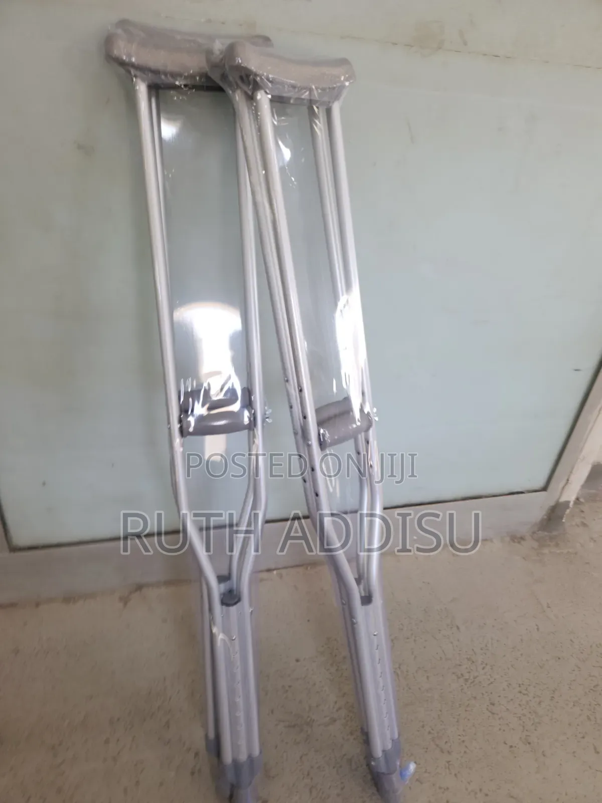 Axillary Crutches垂危axillary Bilateral Crutches段的axillary Crutches