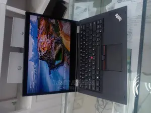 Photo - New Laptop Lenovo ThinkPad Yoga 370 8GB Intel Core I5 SSD 512GB