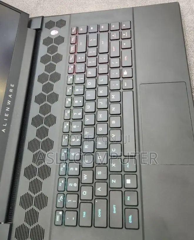 New Laptop Alienware M16 R1 16GB AMD Ryzen 9 SSD 1T