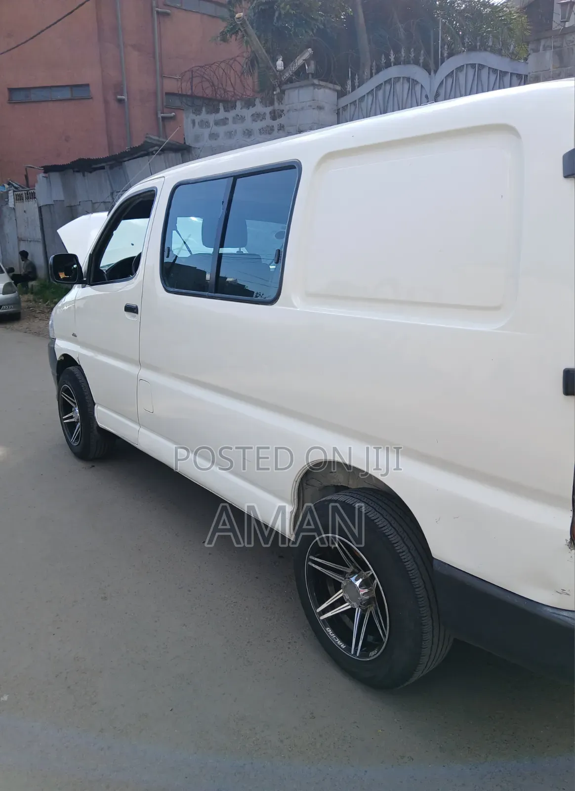 Toyota HiAce 2011 White
