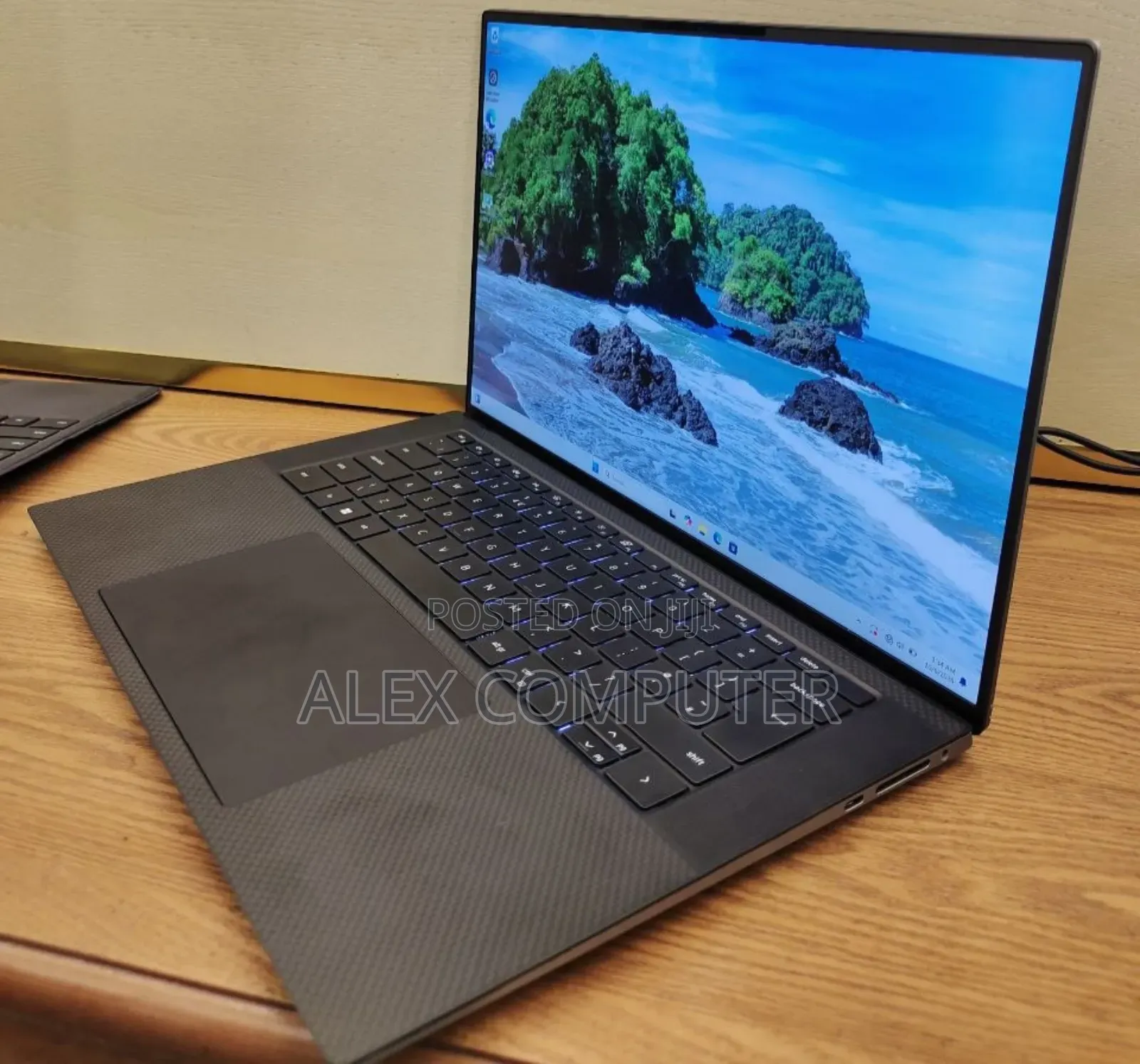 New Laptop Dell Precision 5570 16GB Intel Core i7 SSD 512GB