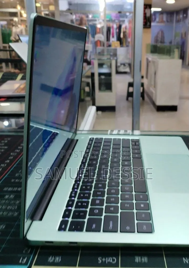 New Laptop 16GB Intel Core i5 SSD 512GB
