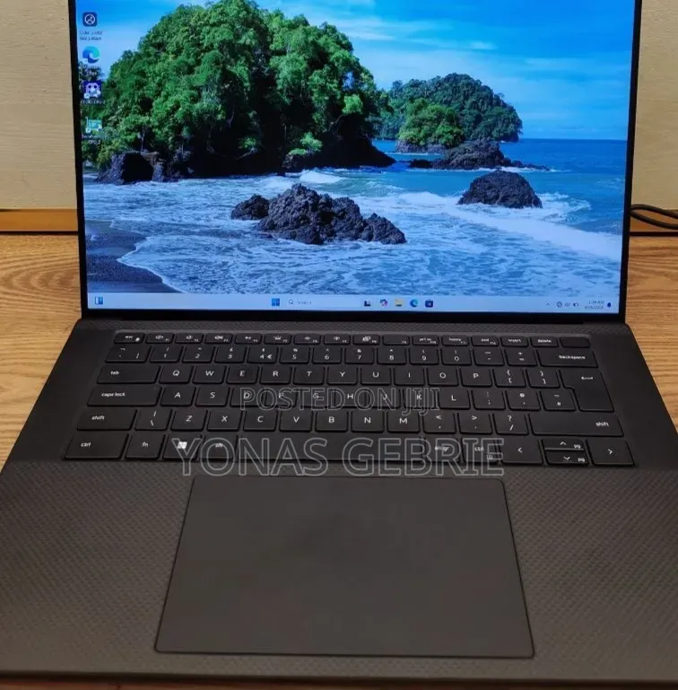 New Laptop Dell 16GB Intel Core i7 SSD 512GB