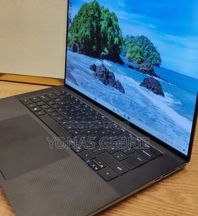 New Laptop Dell 16GB Intel Core i7 SSD 512GB