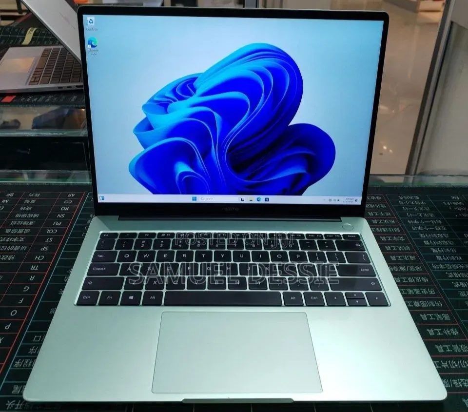 New Laptop 16GB Intel Core i5 SSD 512GB