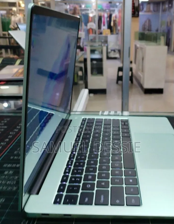 New Laptop 16GB Intel Core i5 SSD 512GB