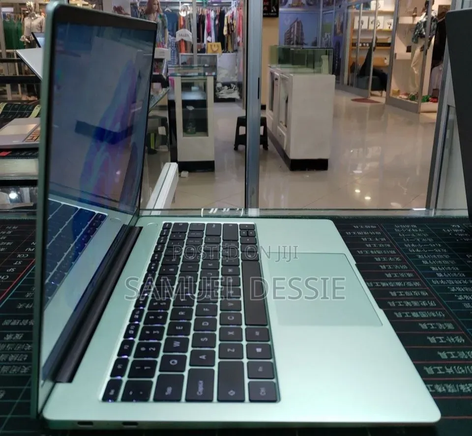 New Laptop 16GB Intel Core i5 SSD 512GB