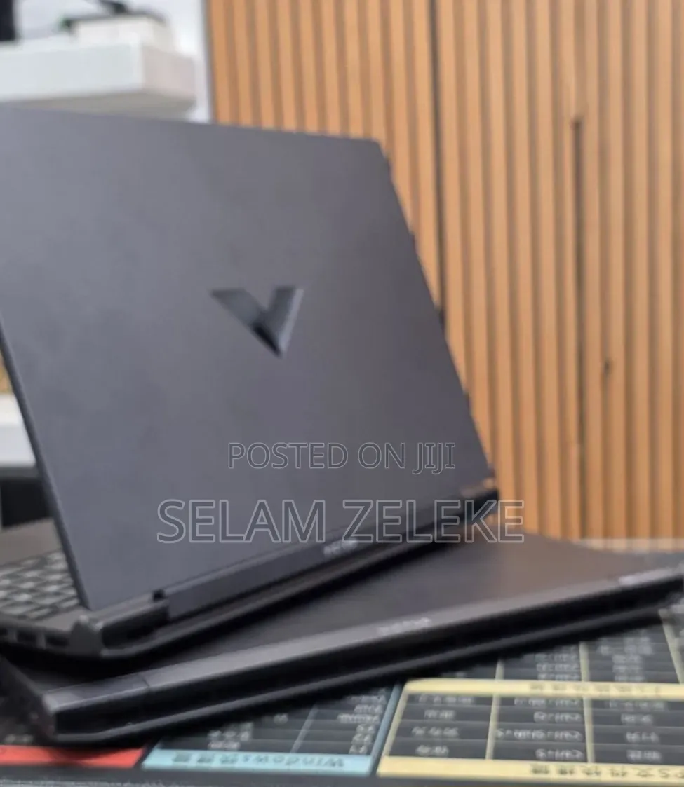 New Laptop HP 8GB AMD Ryzen 5 SSD 512GB