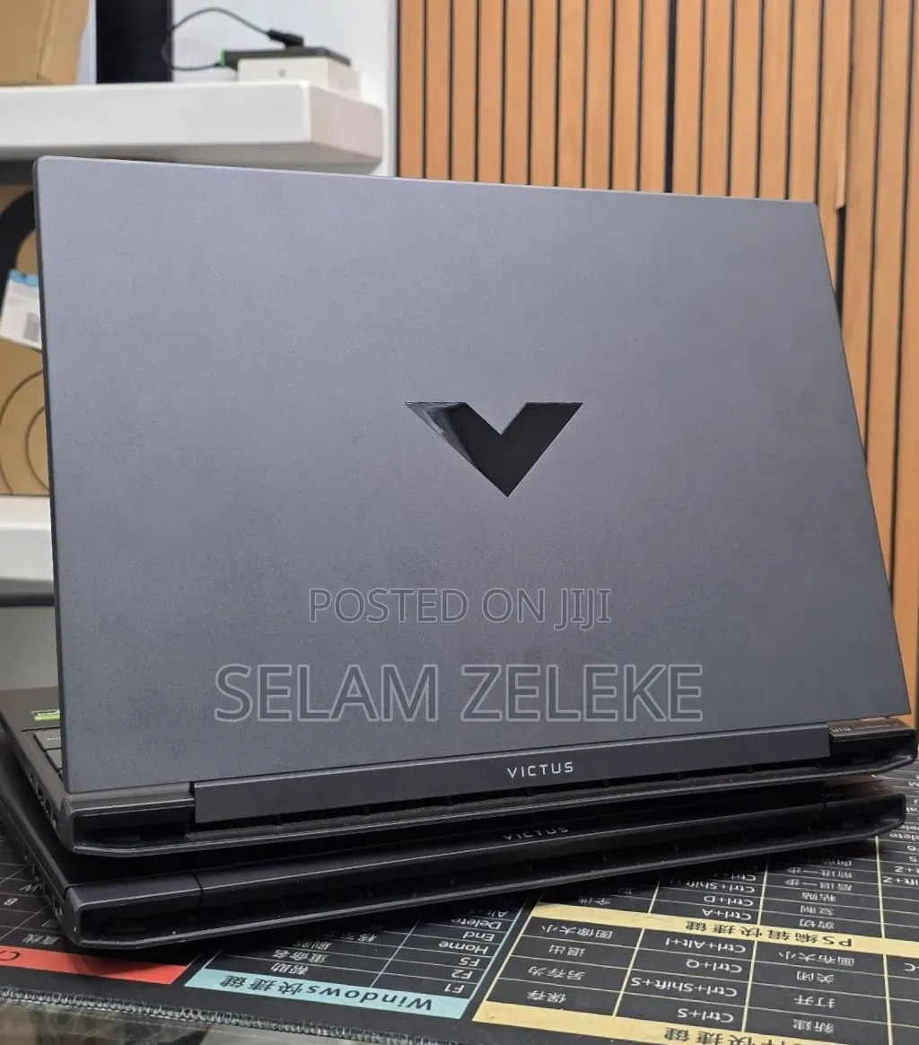 New Laptop HP 8GB AMD Ryzen 5 SSD 512GB