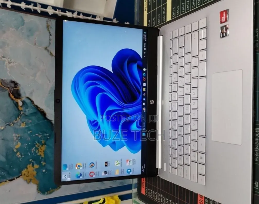New Laptop HP Stream Notebook 8GB AMD Ryzen 5 SSD 512GB