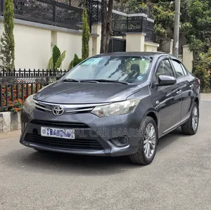 Toyota Yaris 2014 Gray