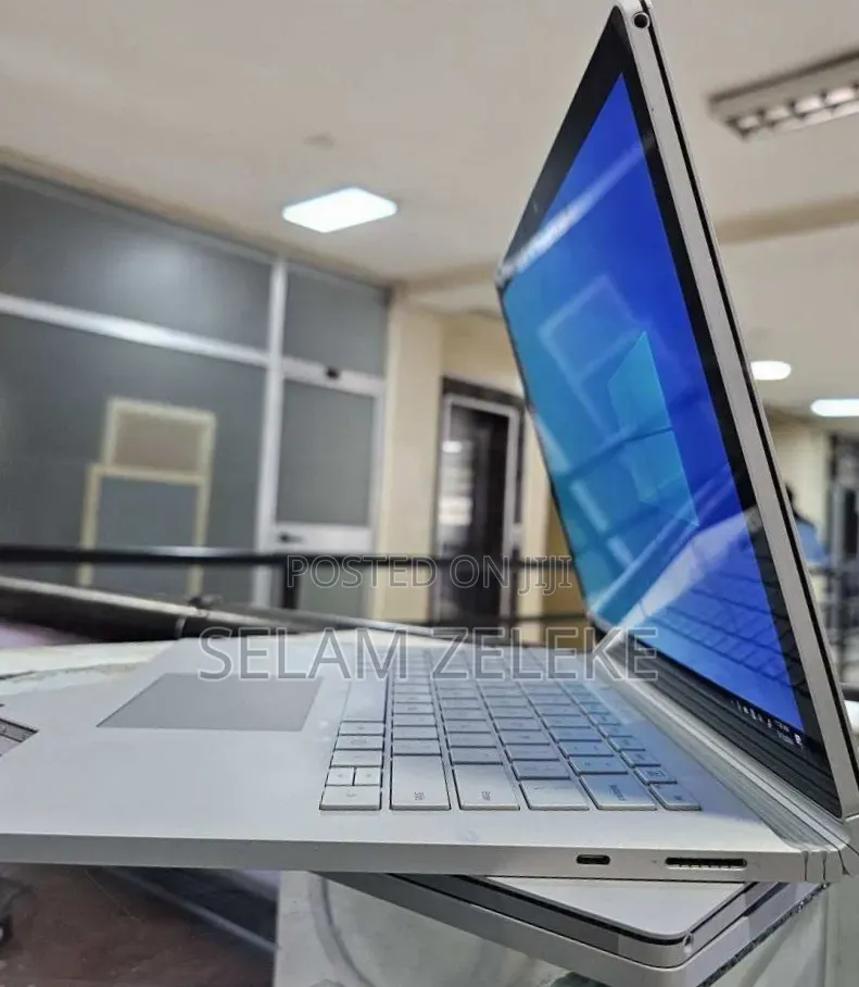 New Laptop Microsoft Surface Book 3 16GB Intel Core i7 SSD 256GB