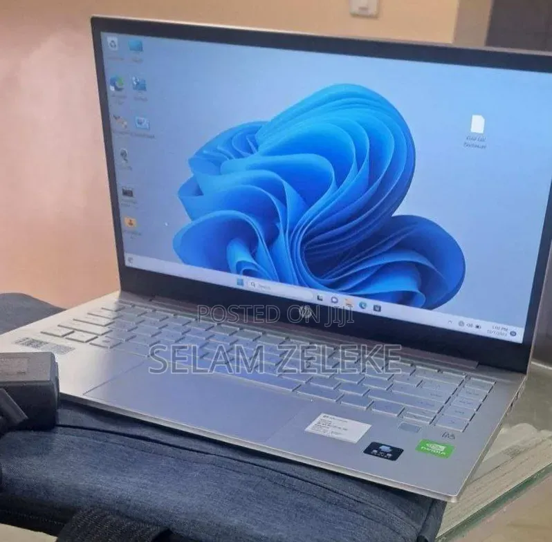 New Laptop Microsoft Surface Book 3 16GB Intel Core i7 SSD 256GB