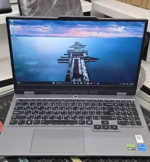 New Laptop Lenovo 8GB Intel Core i5 SSD 512GB