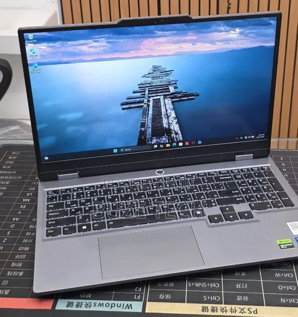 New Laptop Lenovo 8GB Intel Core i5 SSD 512GB