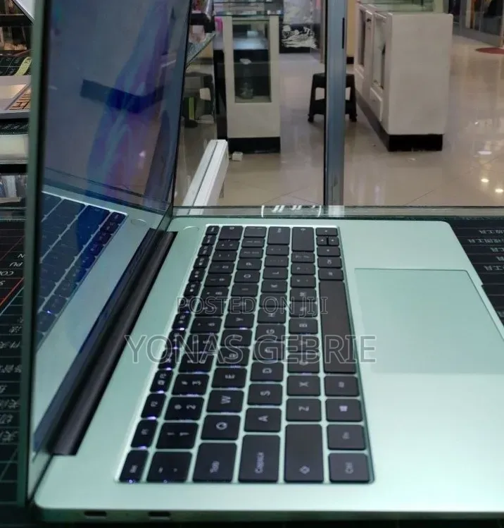 New Laptop 16GB Intel Core i5 SSD 512GB