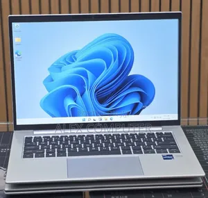 New Laptop HP EliteBook 840 10 16GB Intel Core i7 SSD 512GB