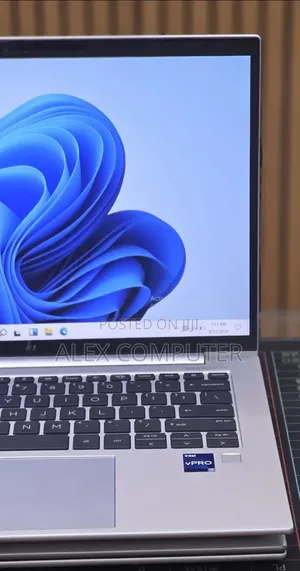 New Laptop HP EliteBook 840 10 16GB Intel Core i7 SSD 512GB