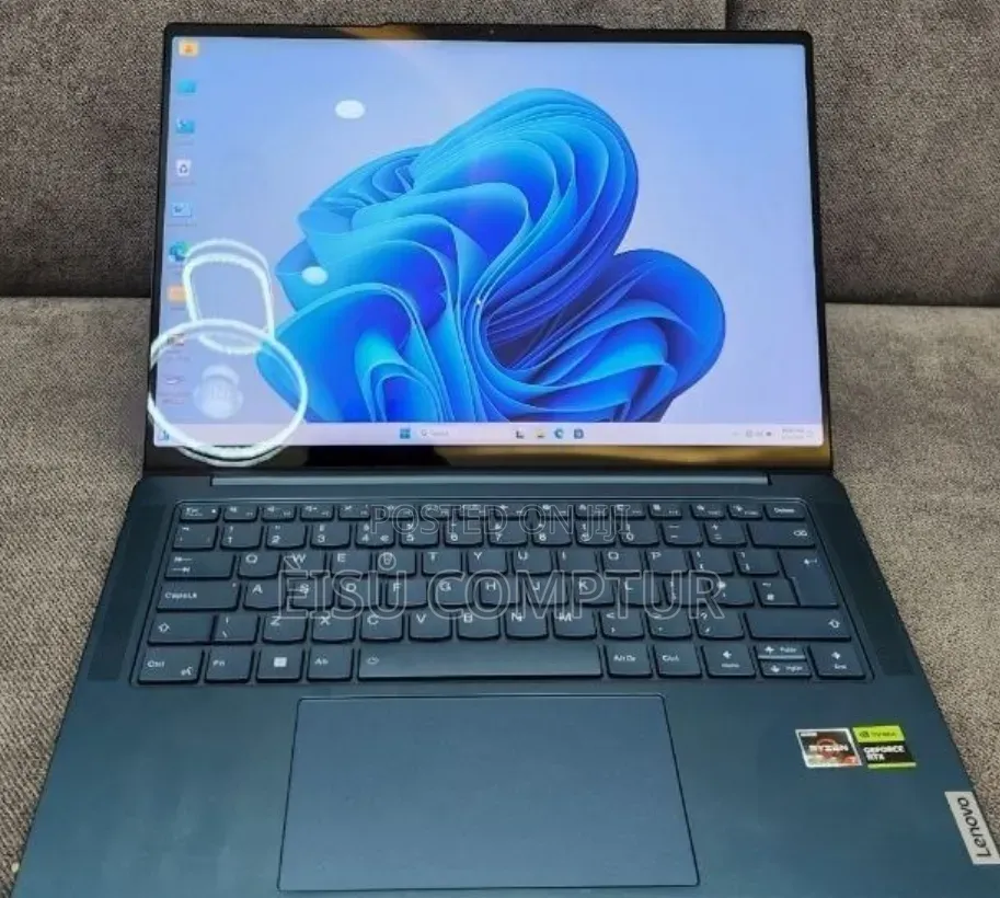 New Laptop Lenovo Legion Pro 7 16GB AMD Ryzen 7 SSD 512GB