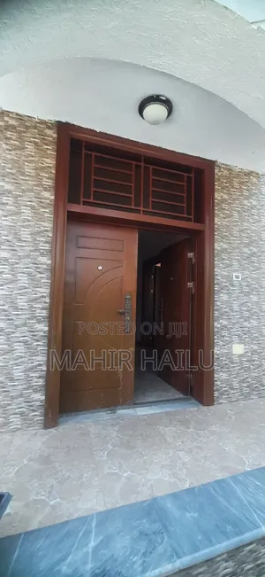 5bdrm House in Real, Bole for rent