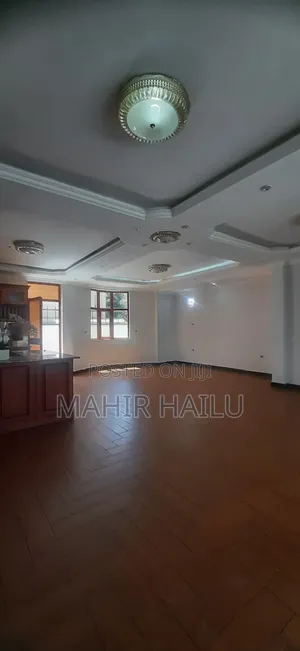 5bdrm House in Real, Bole for rent