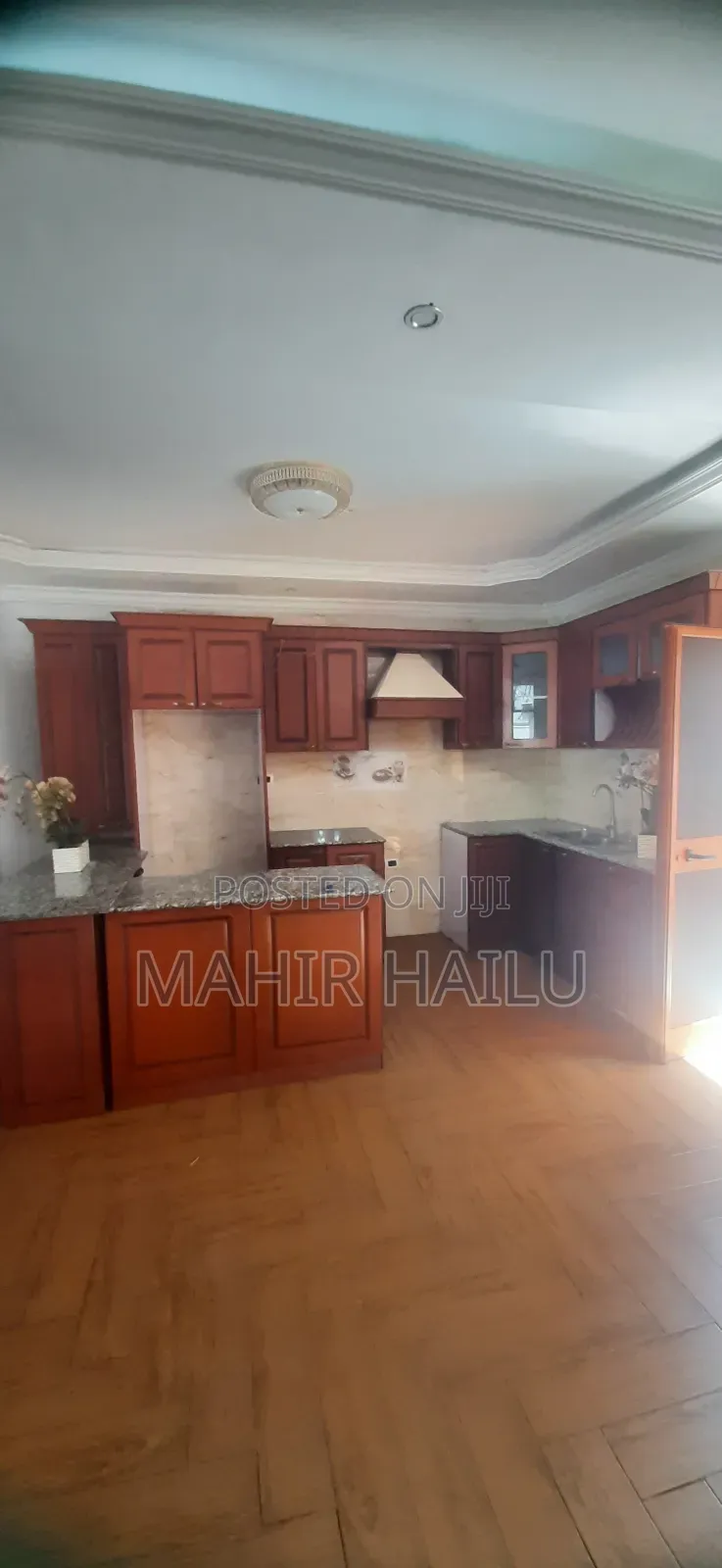 5bdrm House in Real, Bole for rent