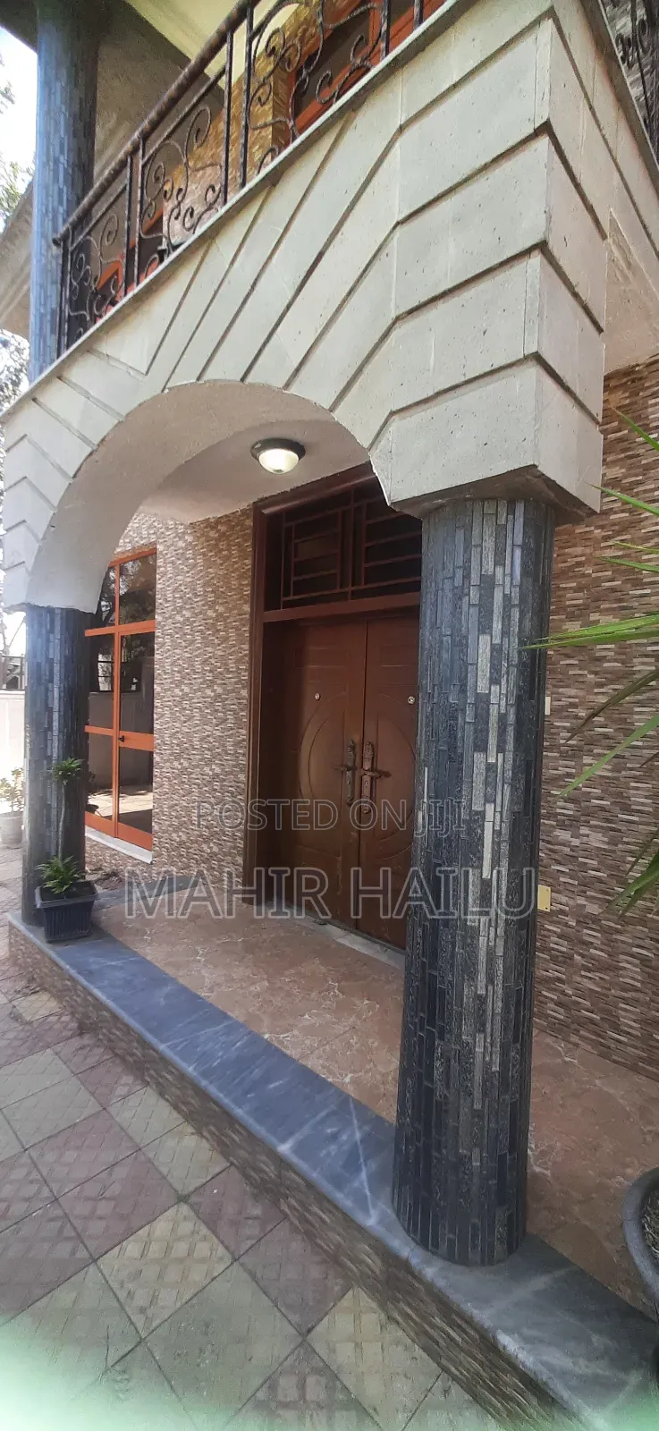 5bdrm House in Real, Bole for rent