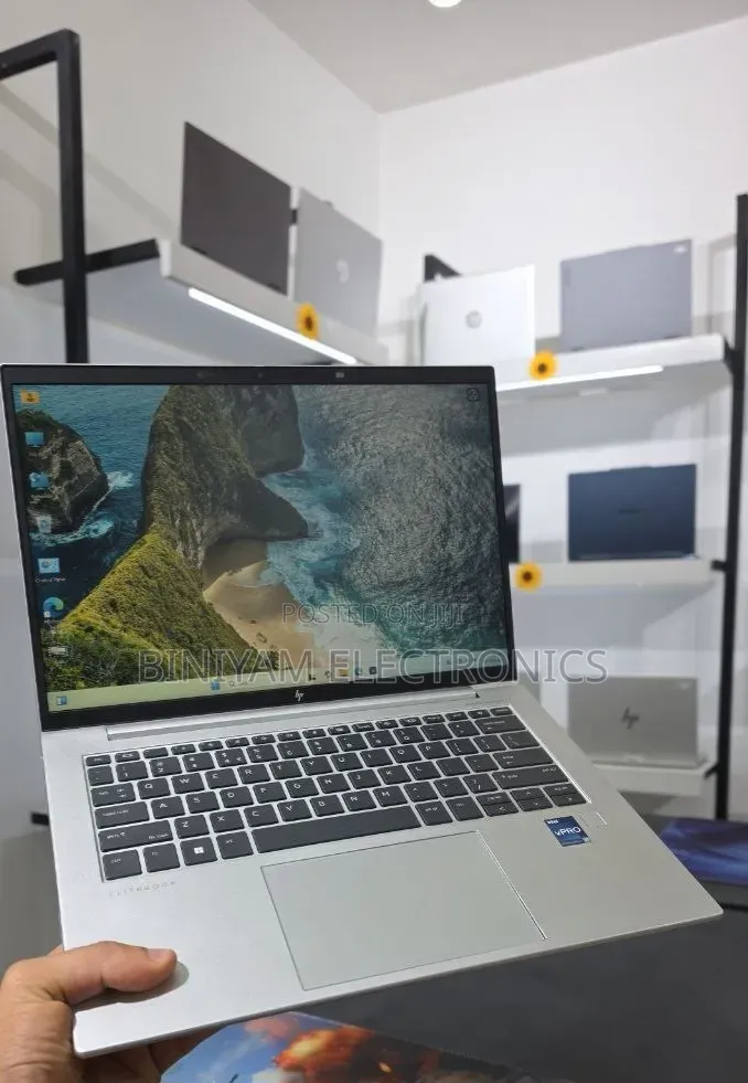 New Laptop HP EliteBook 840 G9 16GB Intel Core i7 SSD 512GB