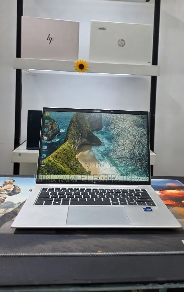 New Laptop HP EliteBook 840 G9 16GB Intel Core i7 SSD 512GB