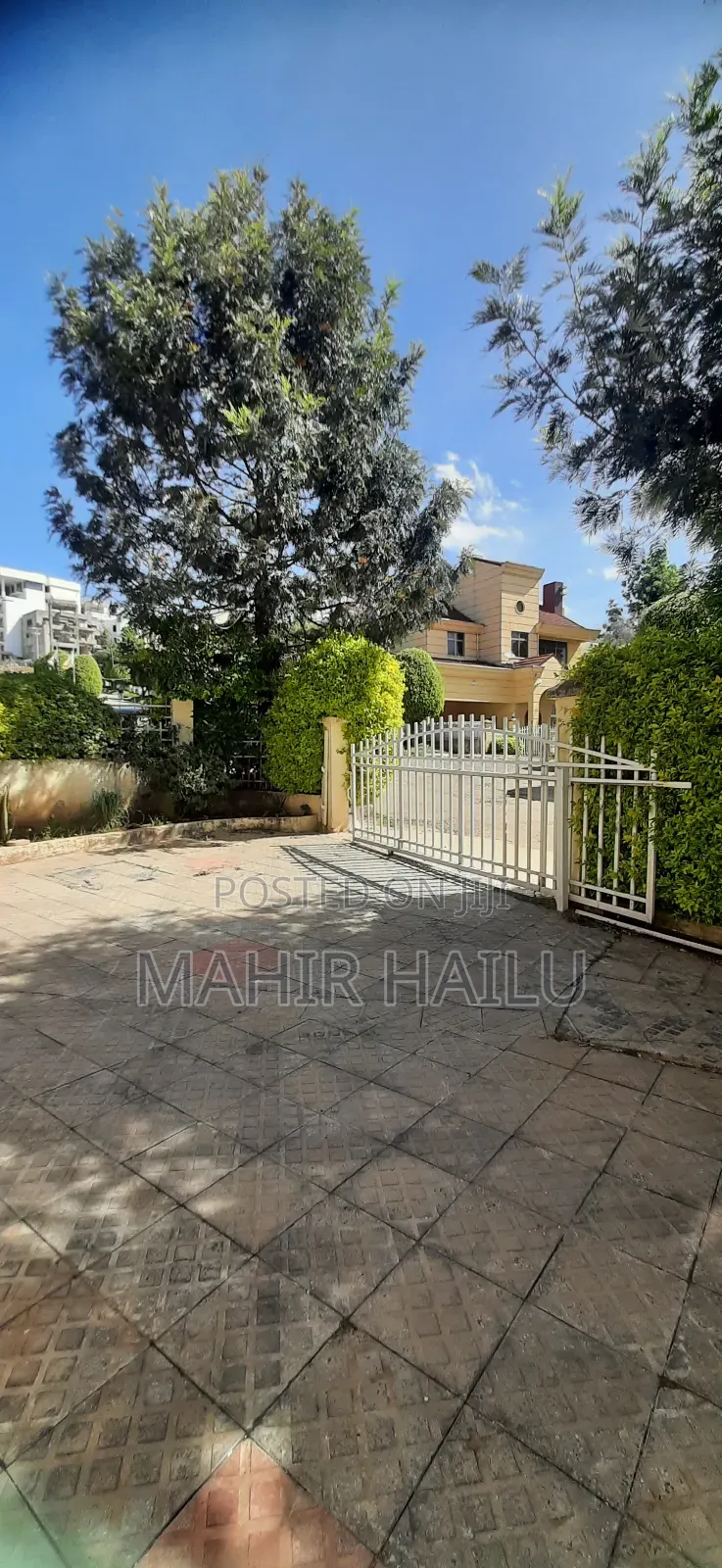 3bdrm House in Gift, Yeka for rent