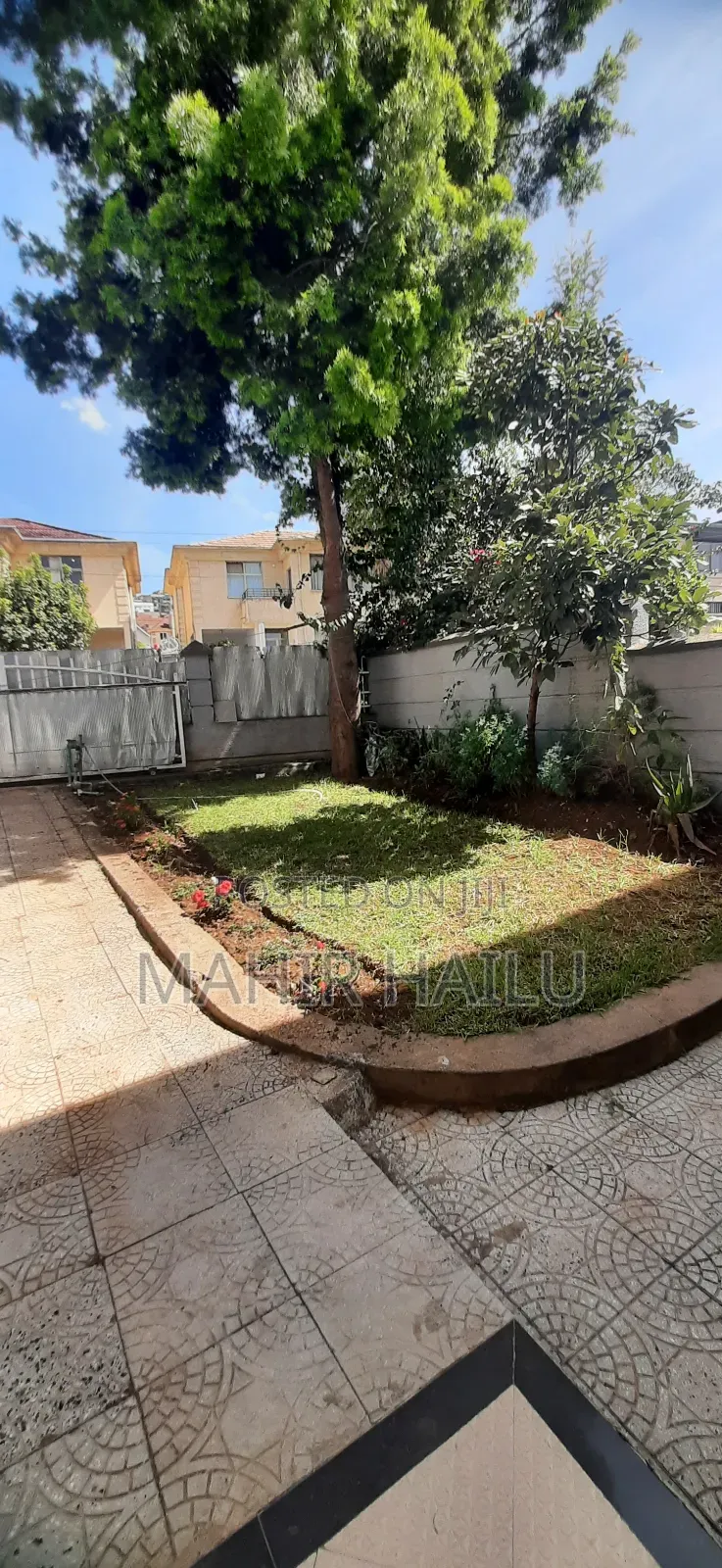 4bdrm House in Gifet, Yeka for sale