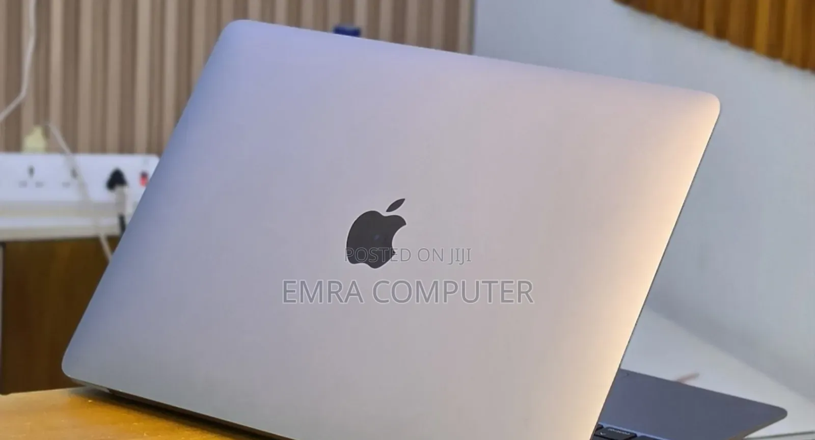 New Laptop Apple MacBook Air 2020 M1 16GB Apple M1 SSD 512GB