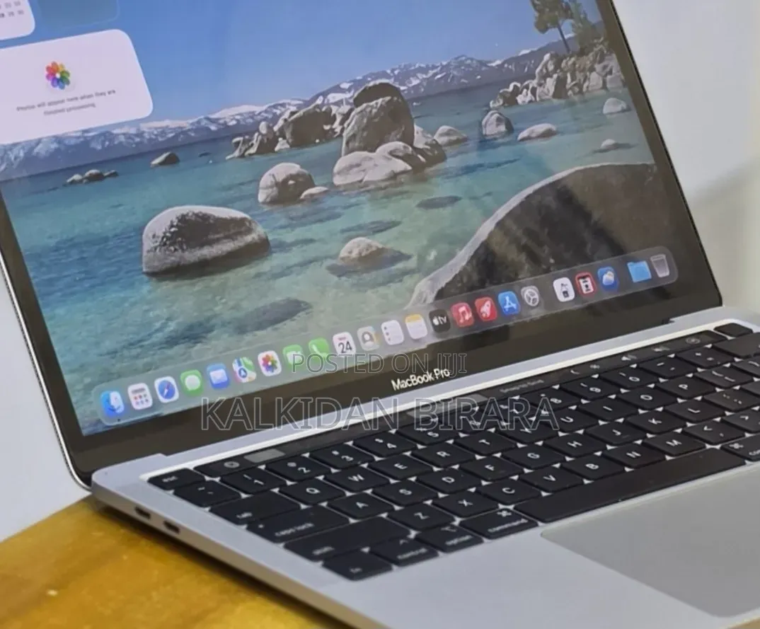 New Laptop Apple MacBook Pro 2020 32GB Intel Core i7 SSD 512GB