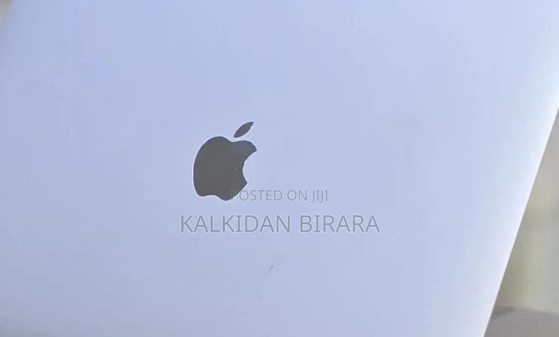 New Laptop Apple MacBook Pro 2020 32GB Intel Core i7 SSD 512GB