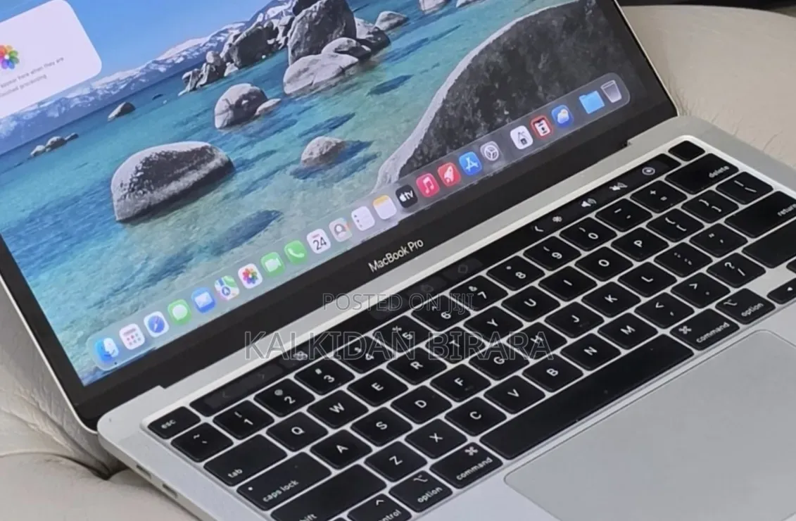 New Laptop Apple MacBook Pro 2020 32GB Intel Core i7 SSD 512GB